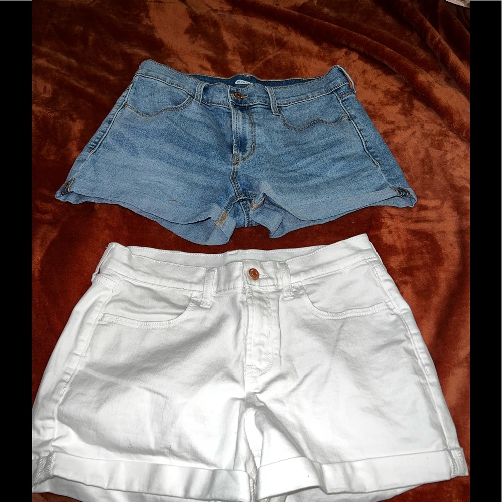 Old Navy 3” mid rise shorts